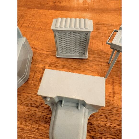 VTG Marx Doll House Furniture Blue Corner Tub Hamper Toilet Sink Chair - Picture 3 of 7